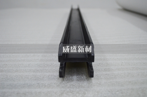 高速列車(chē)碳纖維工字結(jié)構(gòu)件